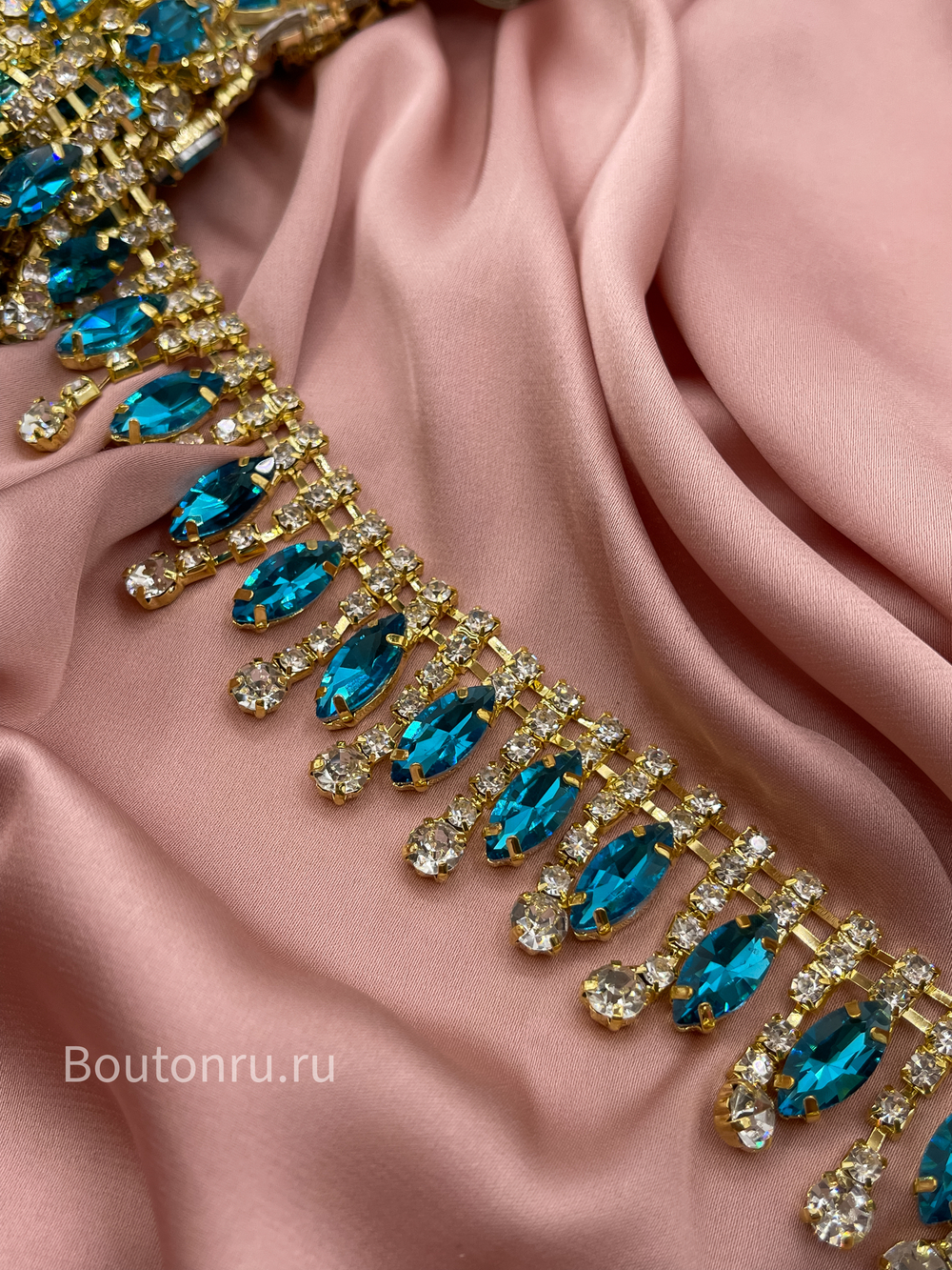 Бахрома стразы лодочка бирюзовые лазурные в золоте 3 см