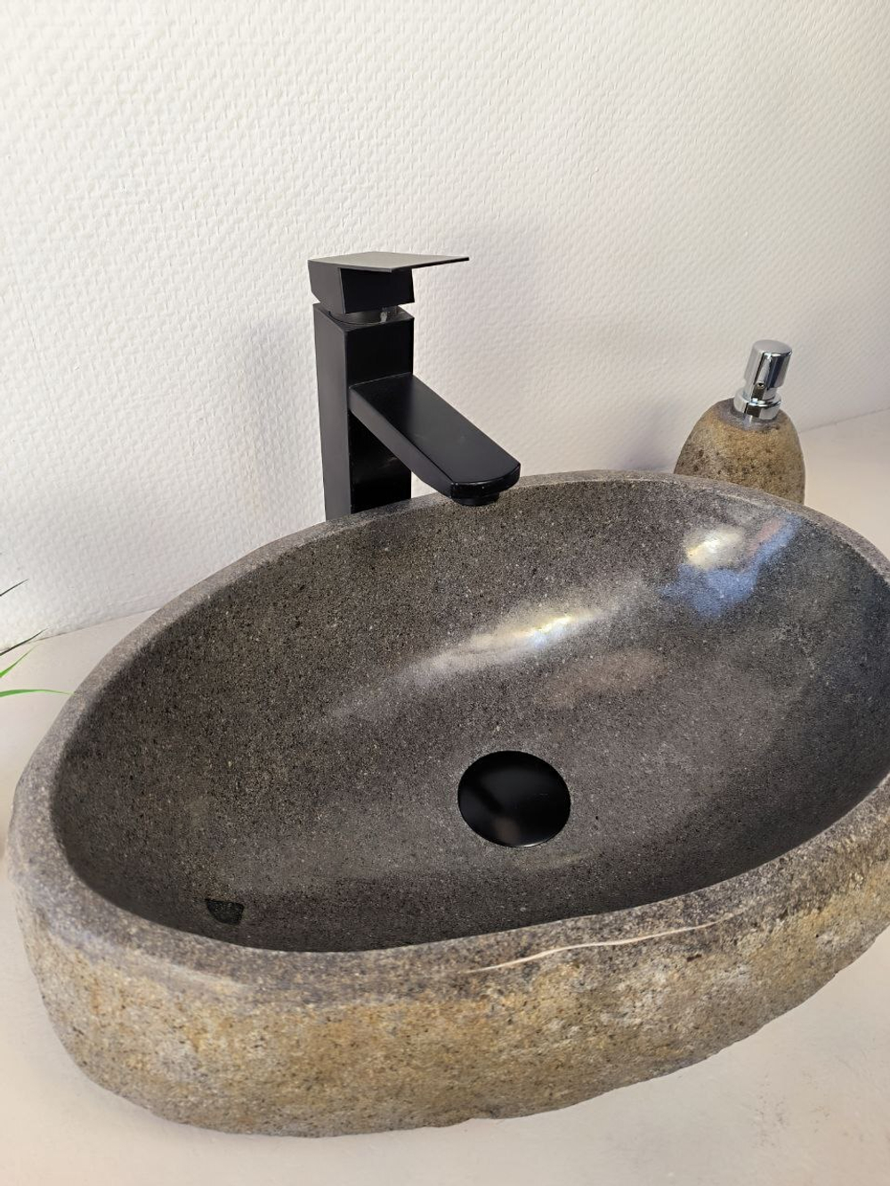 Раковина из речного камня RS-65956 48х33х15 из натурального камня
