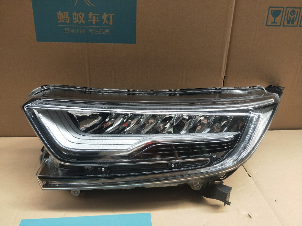 Передняя светодиодная фара в сборе Honda CR-V 2017