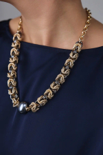 Колье Византия биколор: золото и графит с темно-серой плоской жемчужиной