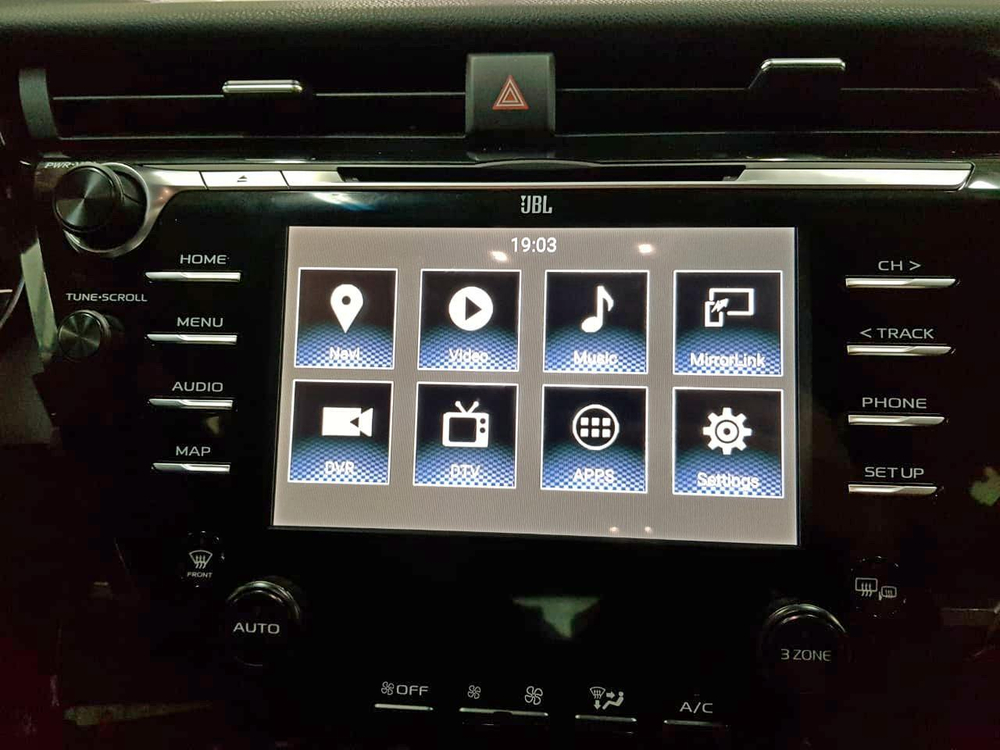 Мультимедиа блок для Toyota Camry 70 2017-2020 (с JBL и климатом на ШГУ) - Radiola RDL-03-4/64 Android 10, 8-ЯДЕР и 4ГБ-64ГБ