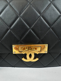Сумка Chanel Black Quilted Lambskin Leather Golden Class Medium Flap