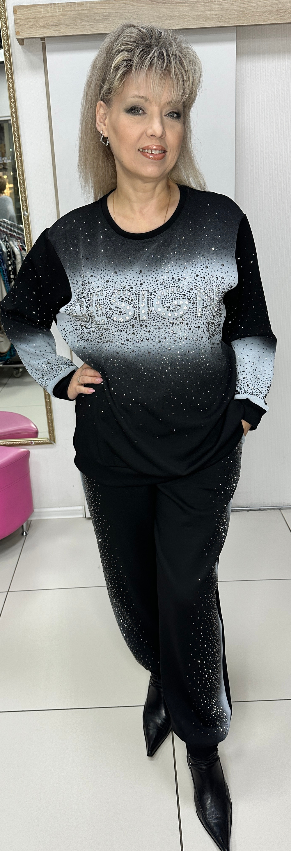 Черный с переходом цвета, трикотажный костюм со стразовым принтом