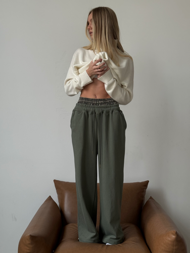 Брюки из хлопка в цвете хаки с поясом