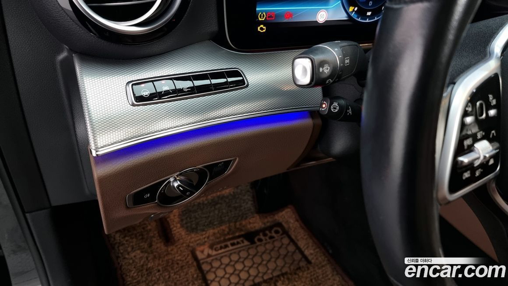 Mercedes-Benz E-Class W213 E300 4MATIC AMG Line (06.2020)