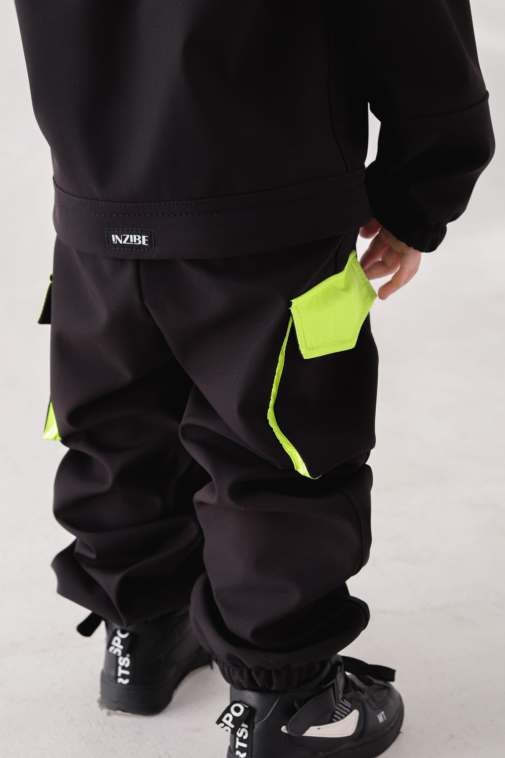 Комбинезон TRAVEL SOFTSHELL, черный/неон