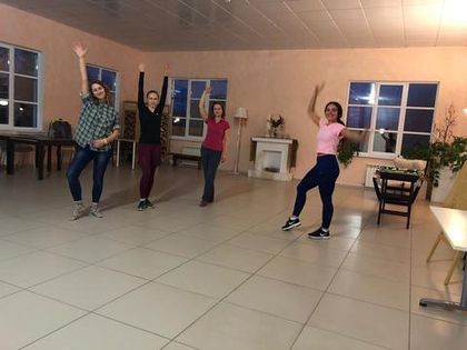 Зумба - танцевальная фитнес-тренировка в «Романовском Парке»