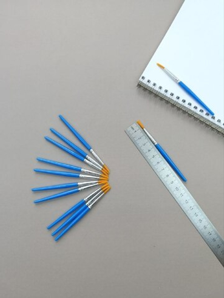 К107 Кисть короткая 2H, синтетика, тонкая (9,5 см, синяя)