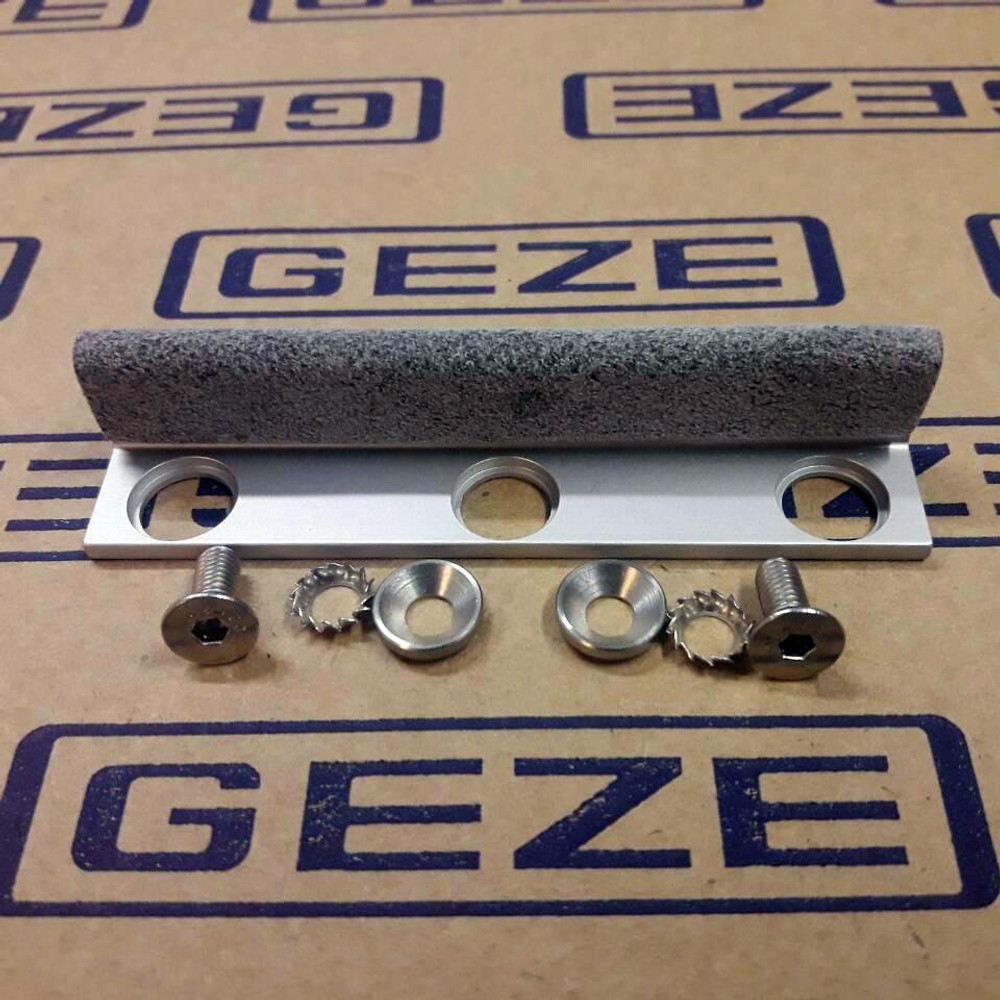 Напольная дверная направляющая Geze