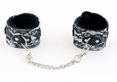 Серебристые кружевные поножи (Цвет: серебристый с черным)