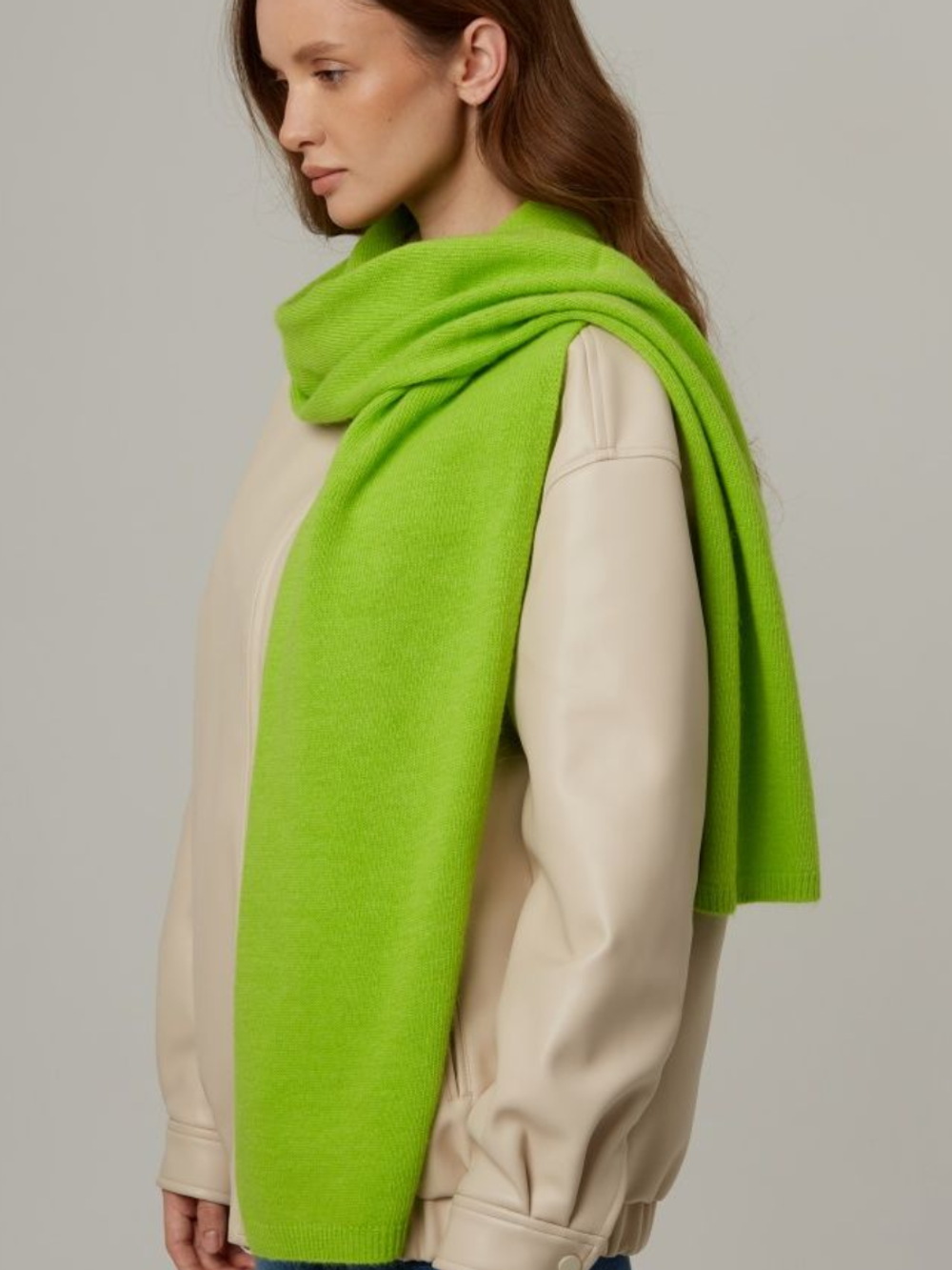 Пуховый шарф Ш402-12Н зеленый неон