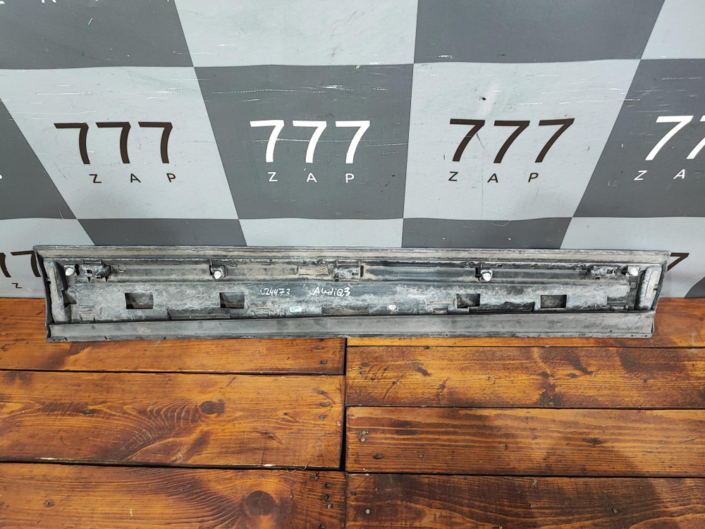 Накладка двери передней левой Audi Q3 (8U) 12-18 Б/У Оригинал 8U0853959D