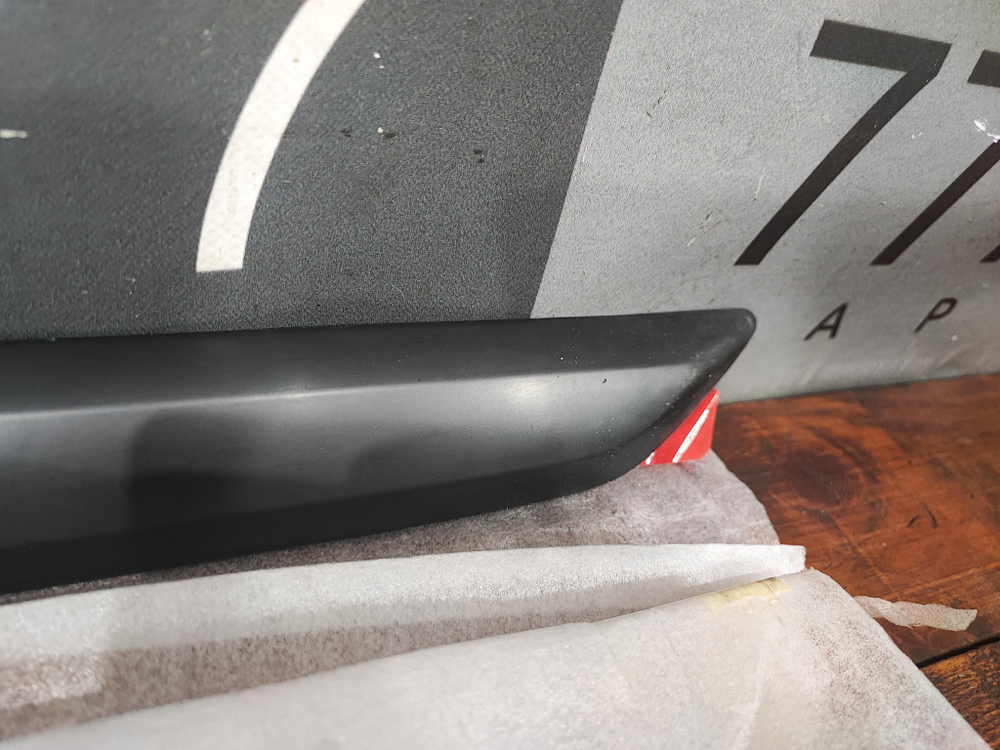 Накладка двери передней левой Skoda Yeti Новая Оригинал 5L0853515A