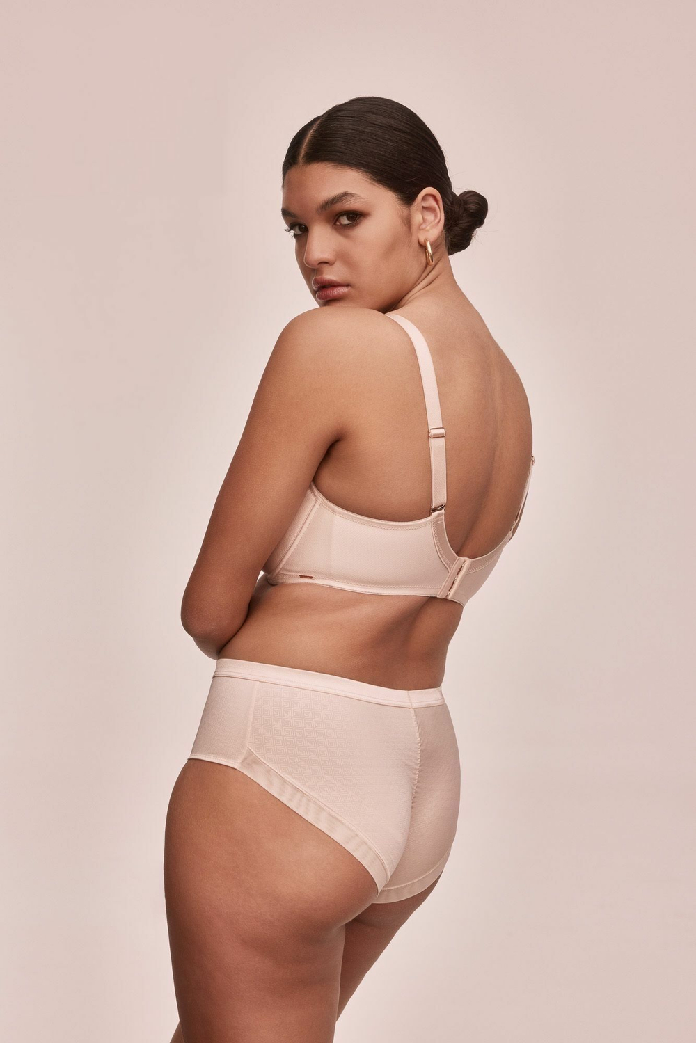 Телесный бюстгальтер Diamante на косточках (Размер: 75C) (Цвет: телесный)