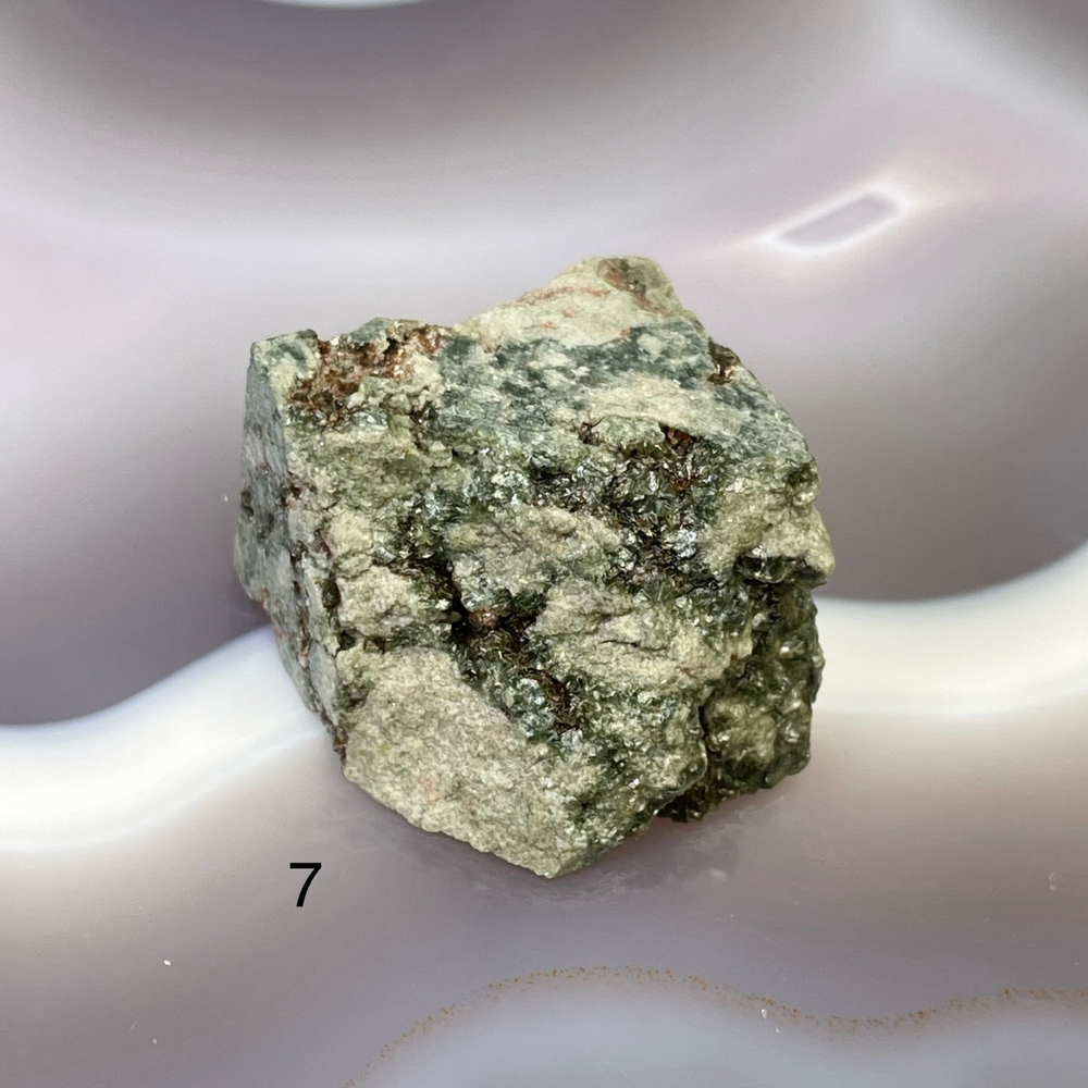 62979 Серафинит необработанный срез 32-60мм №7--47