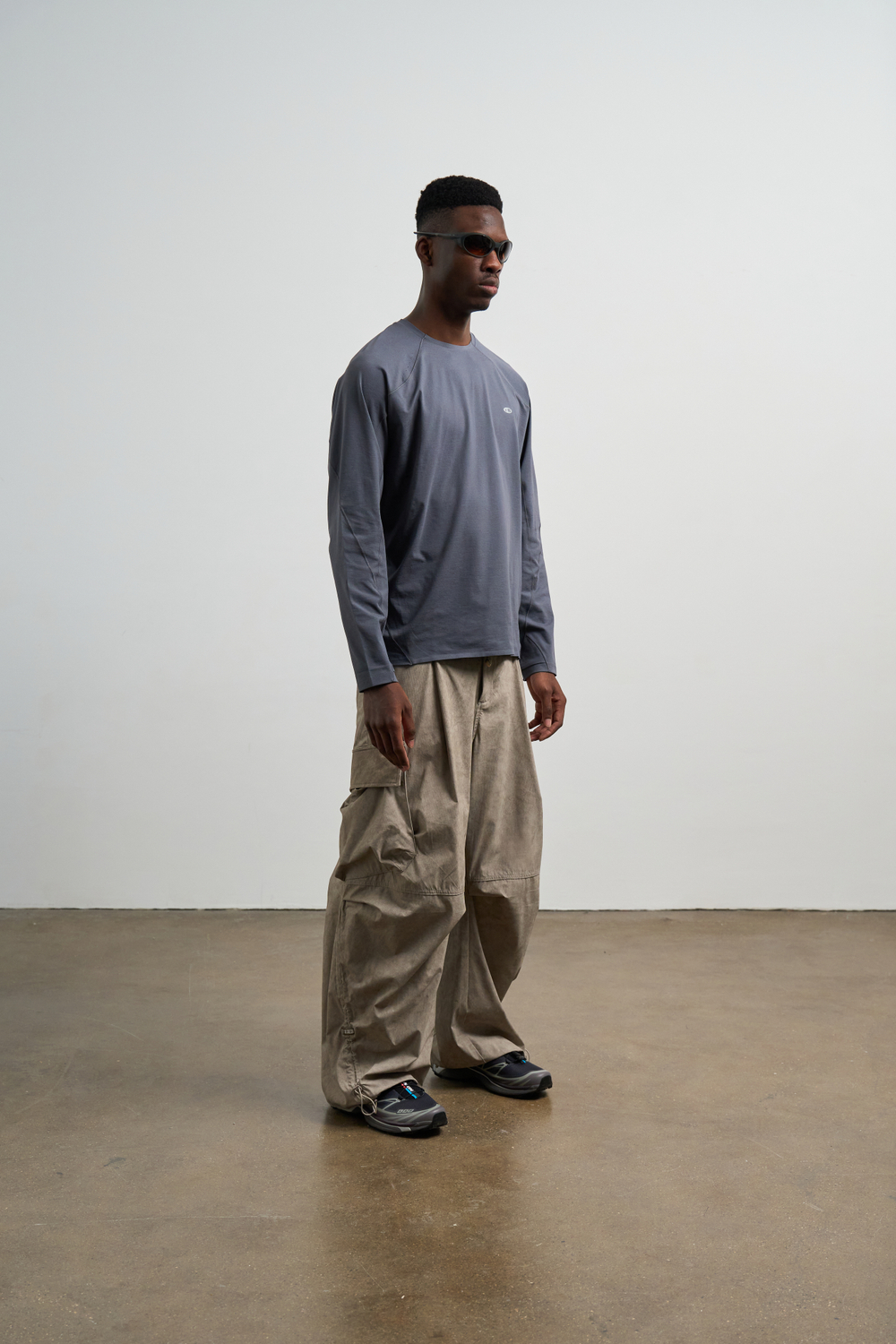 Брюки Nothomme Monterest Distressed Workwear Parachute Pants "Moon White Gray Spot"