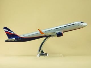 Модель самолета Airbus A321 (М1:100, Аэрофлот,RA-73719, А.Тарковский)