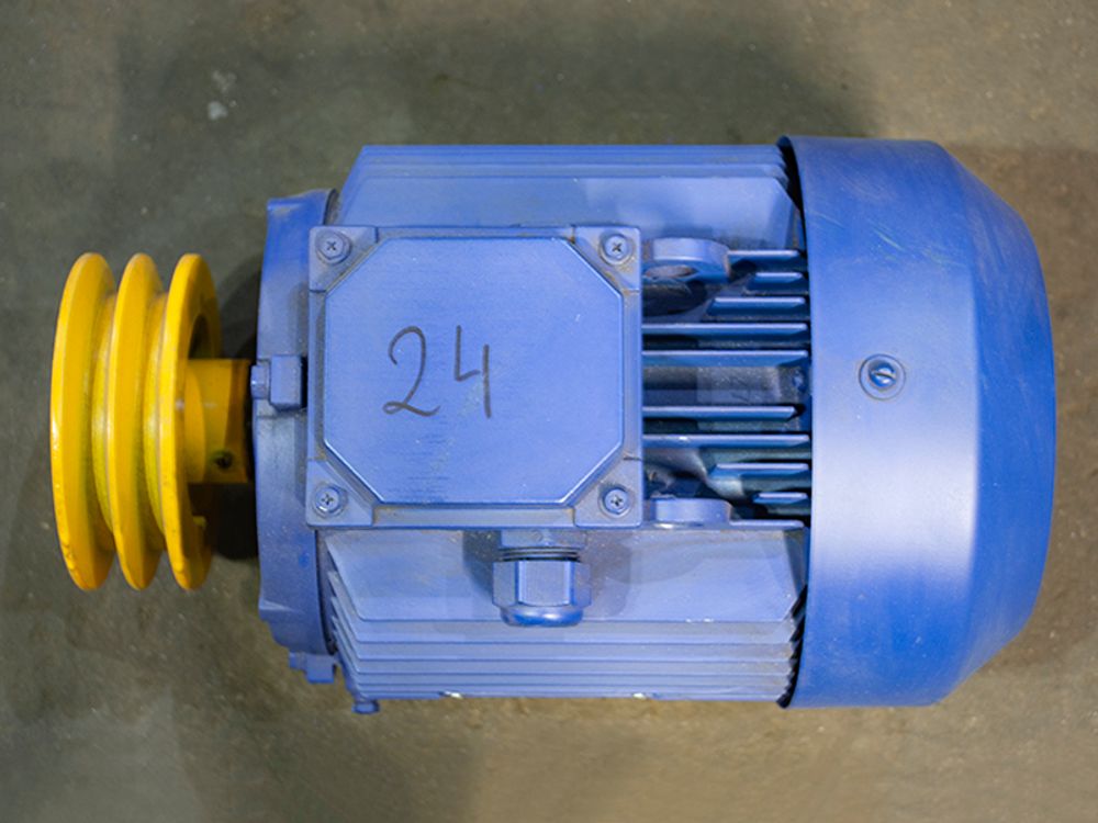 Электродвигатель со шкивом К24