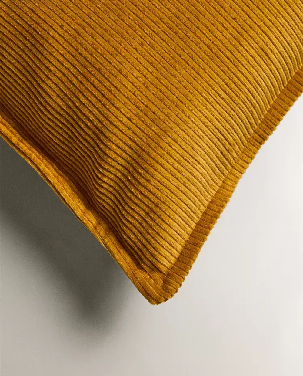 ZARA HOME НАВОЛОЧКА ДЛЯ ДЕКОРАТИВНОЙ ПОДУШКИ ИЗ ВЕЛЬВЕТА, ЖЕЛТОВАТО-КОРИЧНЕВЫЙ