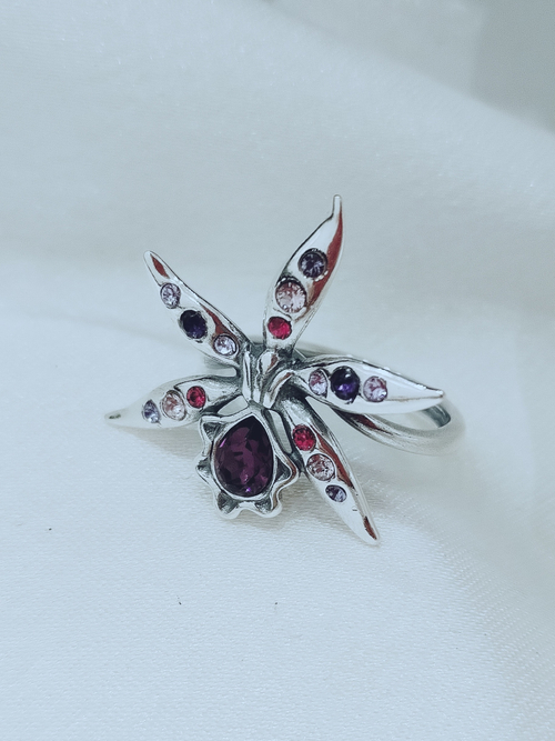 "Мильтассия" кольца из коллекции "Королева ночи" от Jenavi