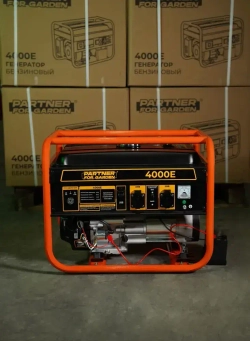 Электрогенератор бензиновый PARTNER FOR GARDEN 4000 Е (4.875 кВа полная мощность, 220 В / 12 В, 3/3.5 кВт, 50 Гц, 7 л.с, ЭЛЕКТРОСТАРТЕР + АКБ)