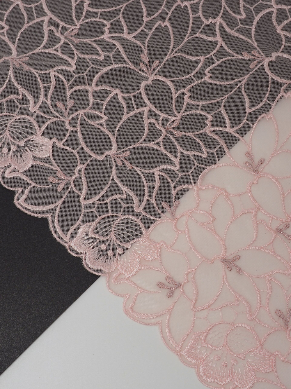 Вышивка на сетке пудровая неэластичная ширина 23 см