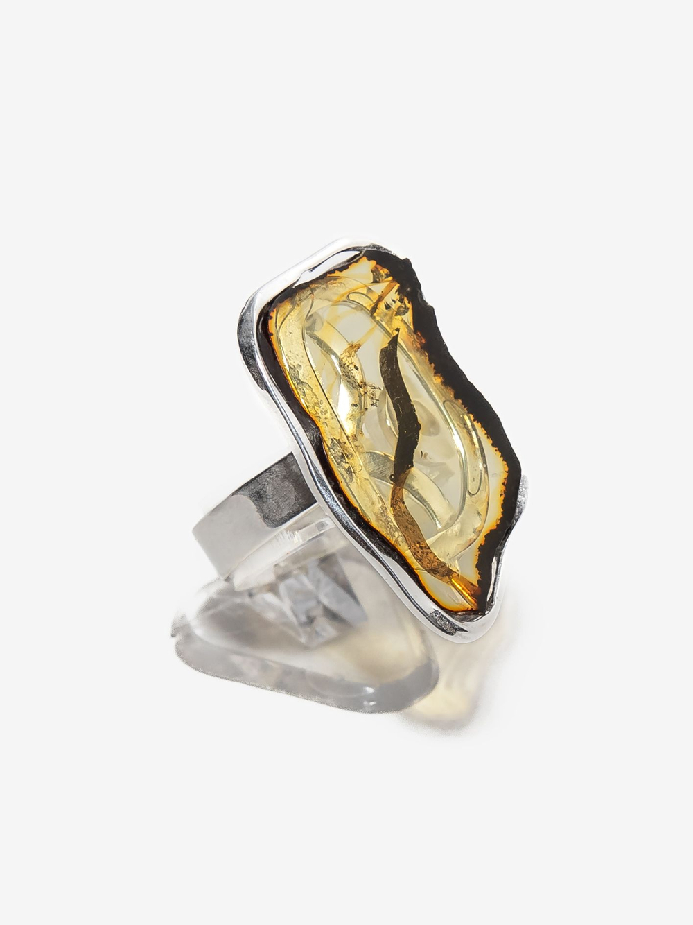 Уникальный комплект из серебра с цельным Калининградским янтарем, серебро 925 пробы