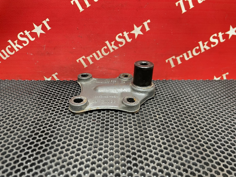 Кронштейн переднего стабилизатора