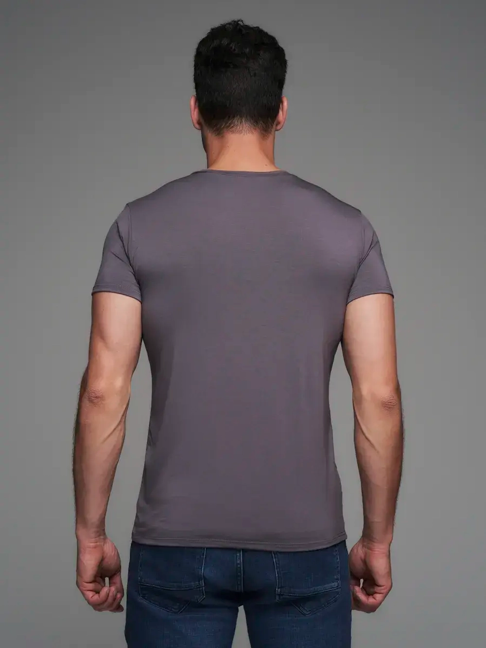 Футболка V-вырез однотонная облегающая