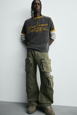 ZARA ФУТБОЛКА В РУБЧИК С КОНТРАСТНЫМ ТЕКСТОМ, ТЕМНЫЙ АНТРАЦИТ