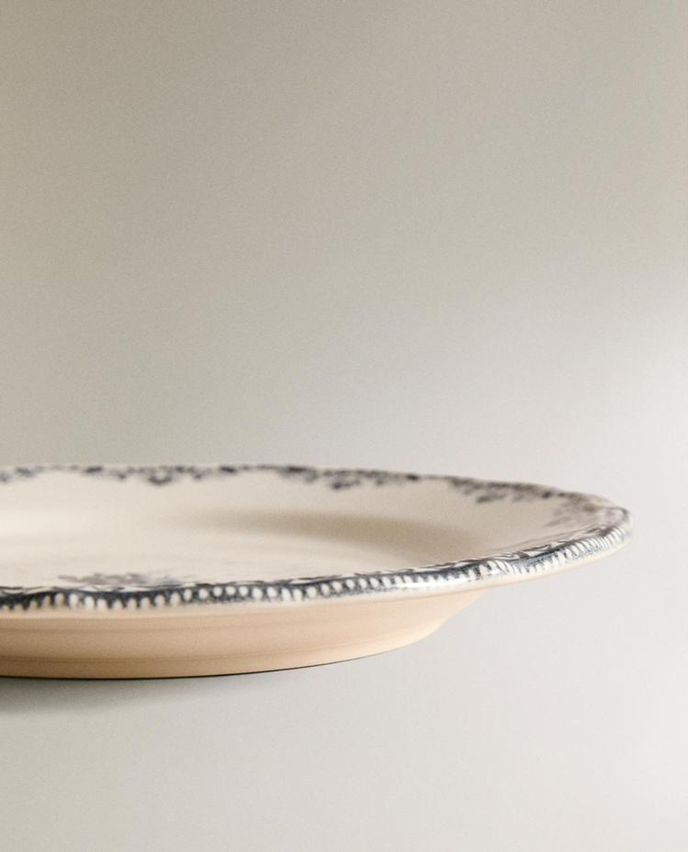 ZARA HOME ДЕСЕРТНАЯ ТАРЕЛКА С РИСУНКОМ, СИНИЙ