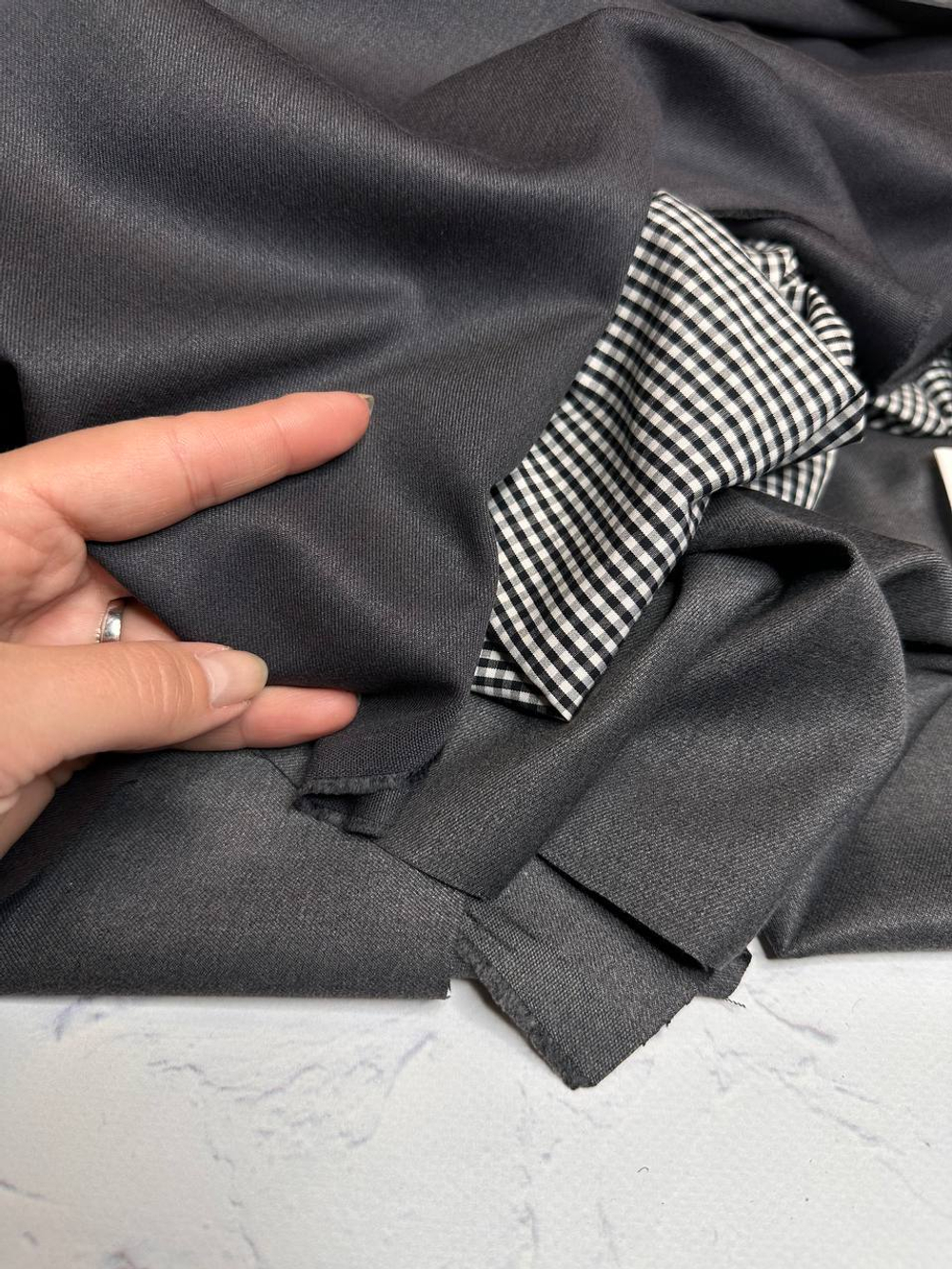 Костюмно-плательная смесовая однотонная поливискоза (64%полиэстер/33%вискоза/3%эластан, Светлый серый, 147, 285 гр/м2)