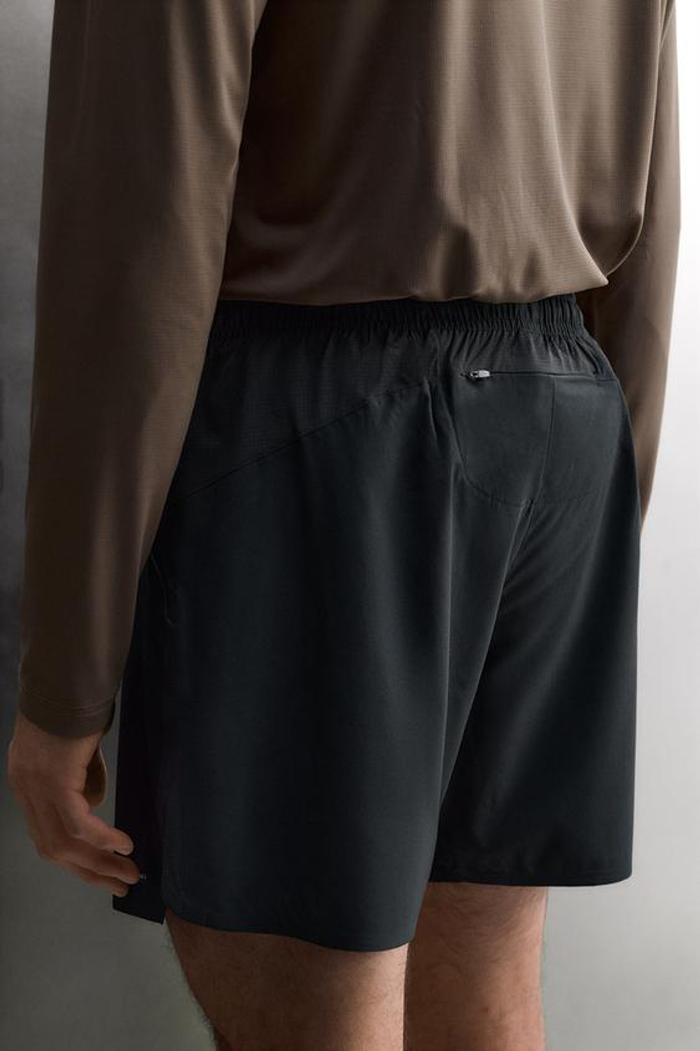 ZARA БАЗОВЫЕ СПОРТИВНЫЕ ШОРТЫ, ЧЕРНЫЙ