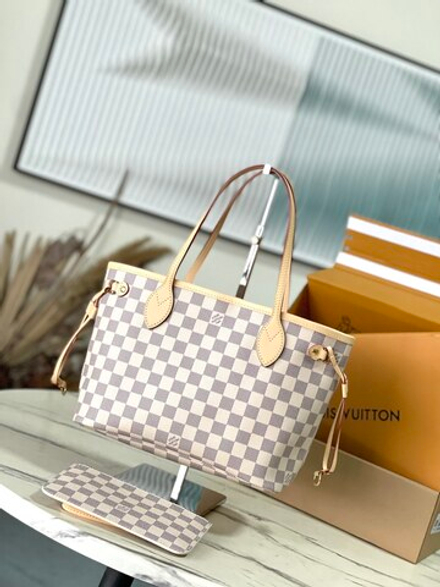 Louis Vuitton Neverfull PM