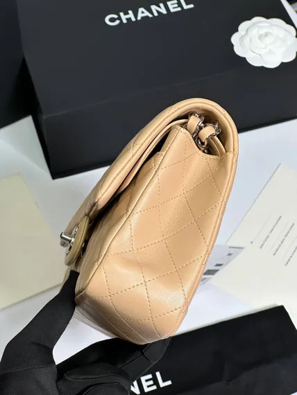 Женская сумка Chanel Timeless Jumbo бежевый