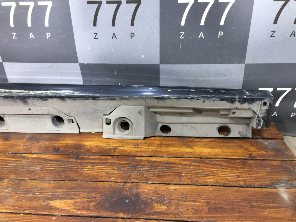 Накладка порога правого Toyota Camry (XV70) 17-нв Б/У Оригинал 7585106944