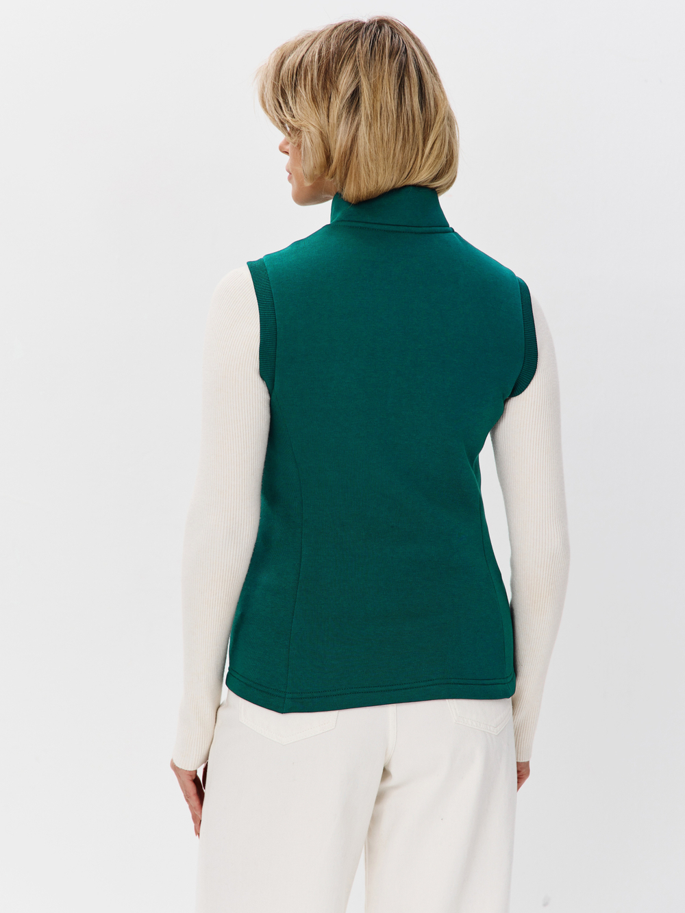 Жилет с начесом на молнии