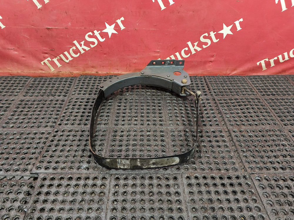 Кронштейн крепления топливного бака