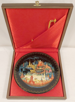 Сувенирная тарелка "Российские города" с росписью (лаковая миниатюрная  живопись)