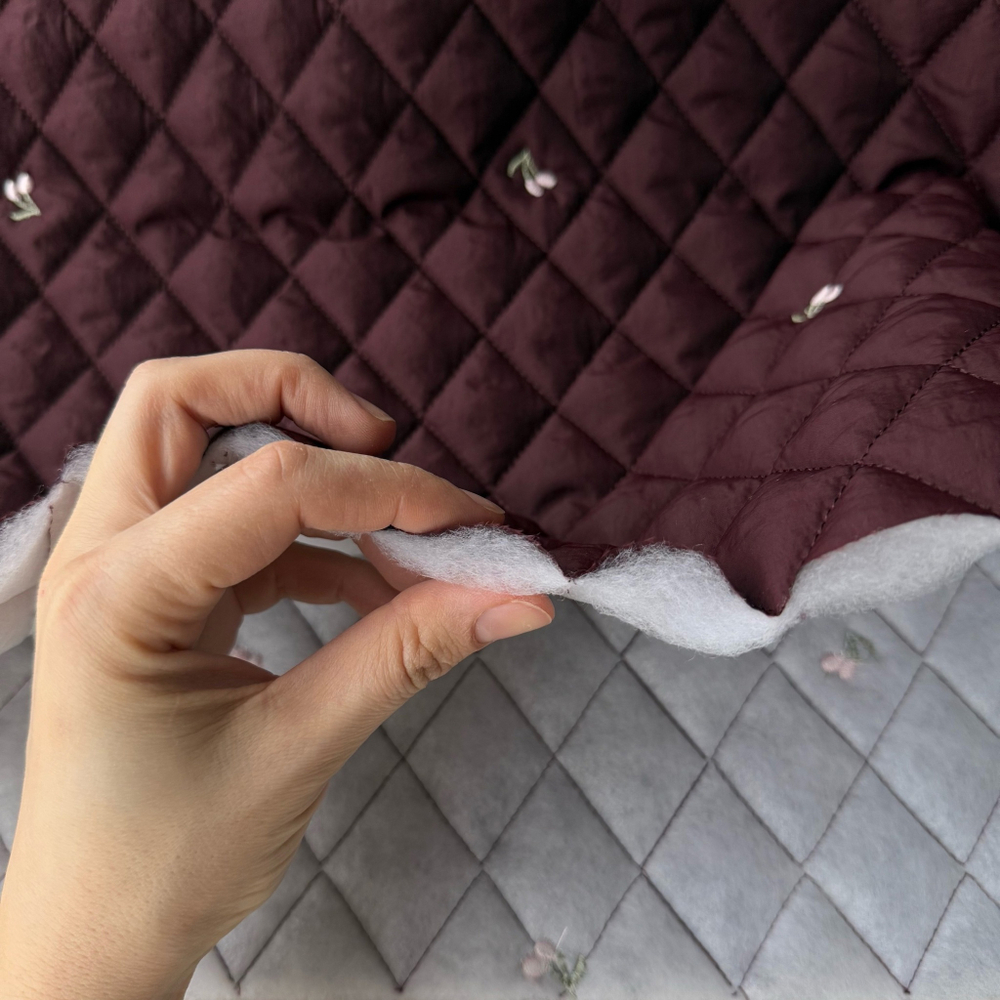 Курточная стежка Бордовая с вышивкой вишенок