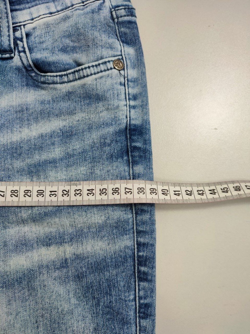 Джинсы Gloria Jeans с молниями 42 размер