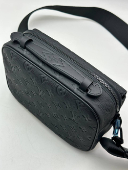 Сумка-мессенджер Louis Vuitton