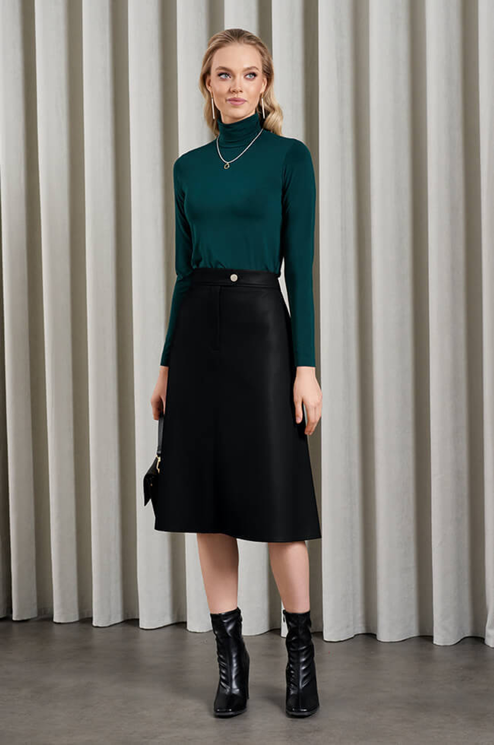 4821 Юбка женская (черный)