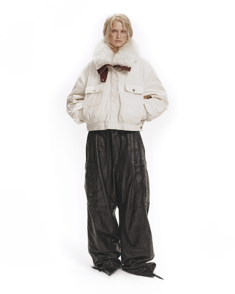 Куртка - бомбер с воротником из овчины