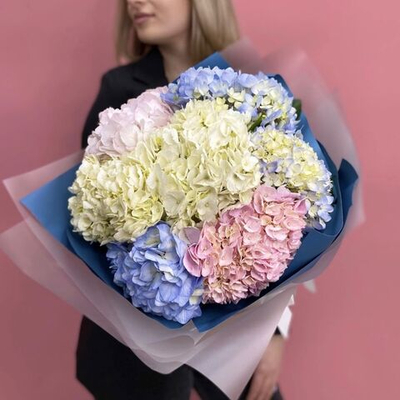 Bouquet of 7 hydrangeas