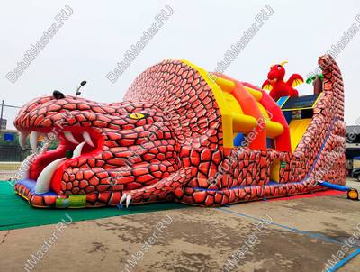 Коммерческий надувной батут "Драконье логово", 16*7*8 м с крышей