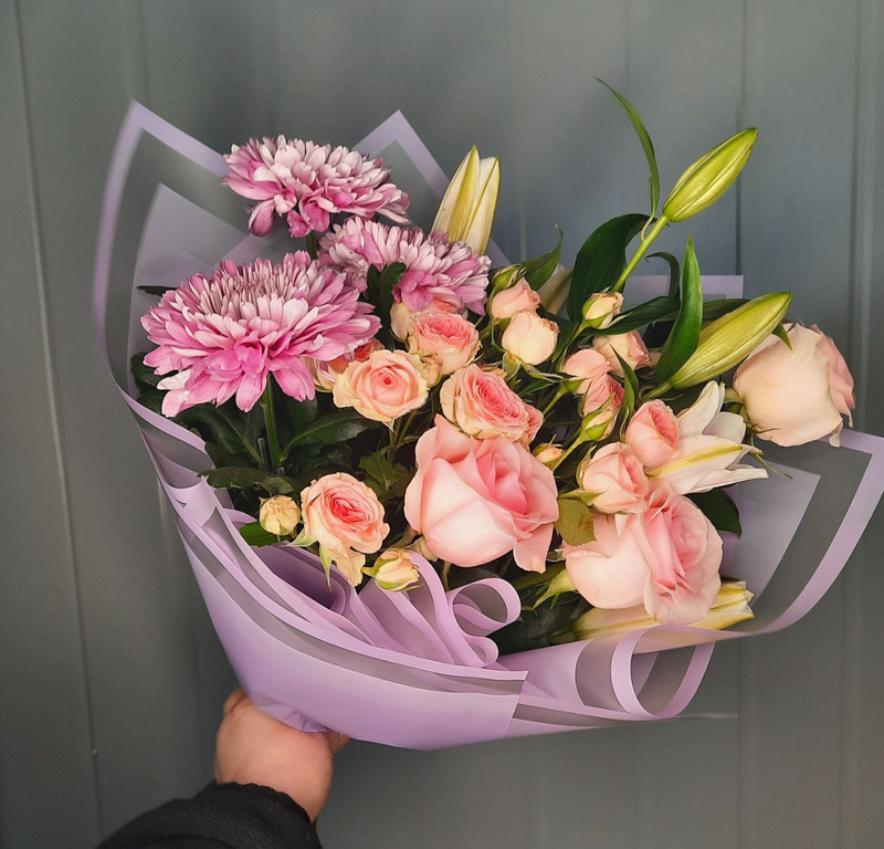 Букет с лилией "Аромат" Букет с лилией "Аромат"