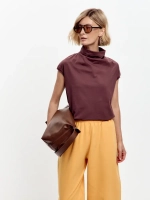 Футболка дизайнерская с цельнокроеным воротником