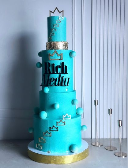 Шоу-торт цвета тиффани на корпоратив RICH MEDIA