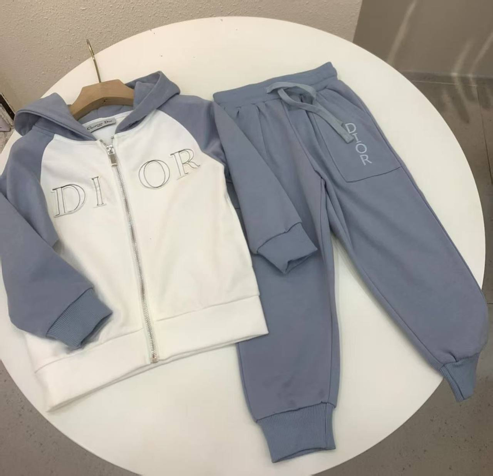 Костюм Dior